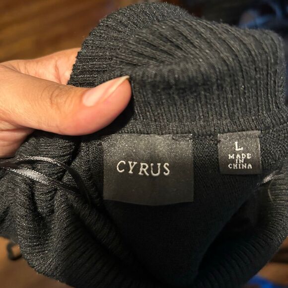 New Cyrus Sweater - Picture 6 of 6